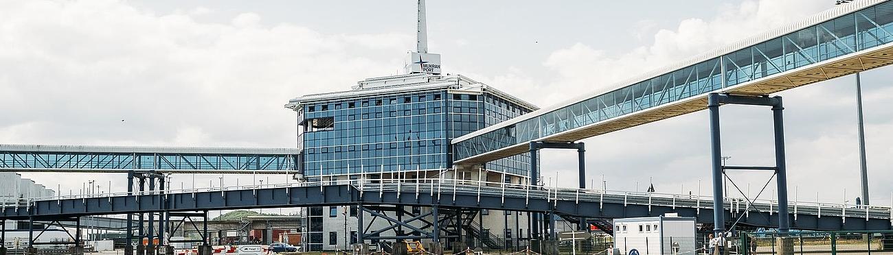 Das Terminal Gebäude im Mukran Port Fährhafen in Sassnitz. 