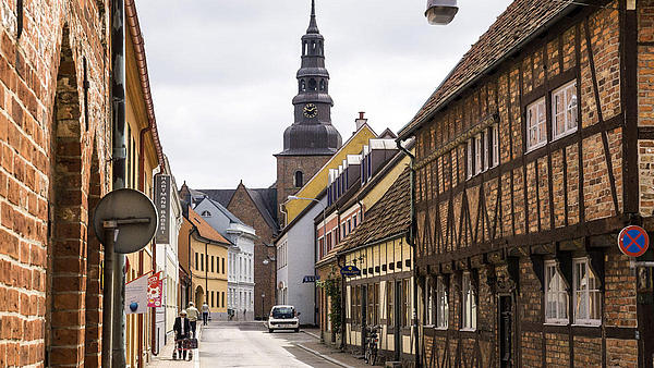 View into an alley in the old town of Ystad city.